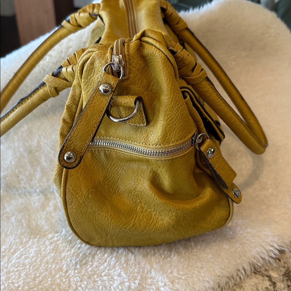 Jessica Simpson handbag - Picture 7 of 10